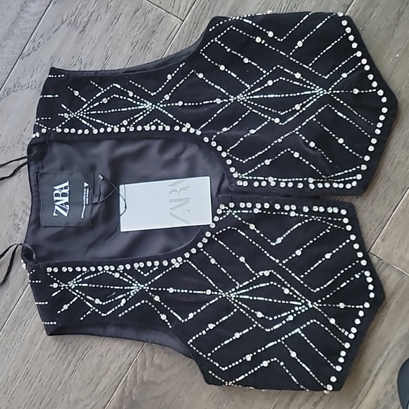 Zara Jackets & Blazers - NWT Velvet Vest Zara with rinestones